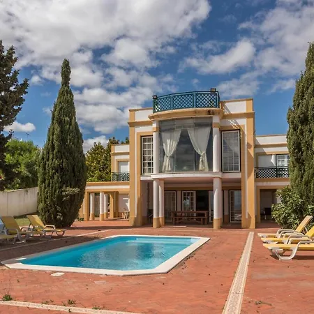 Vila Bouganvilia *